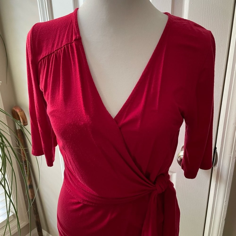 Ann Taylor Top / Size S / Gently Worn / beautiful red color